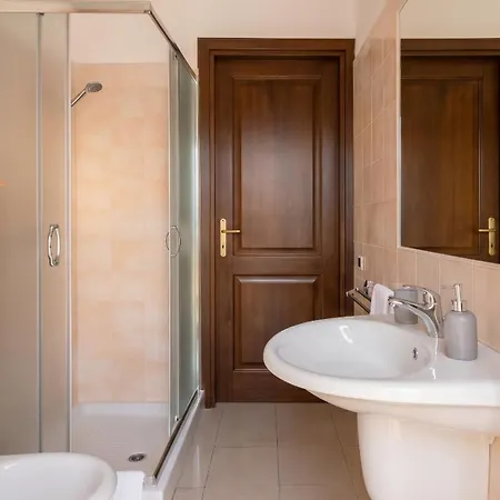 Bright & Spacious - Center Apartament